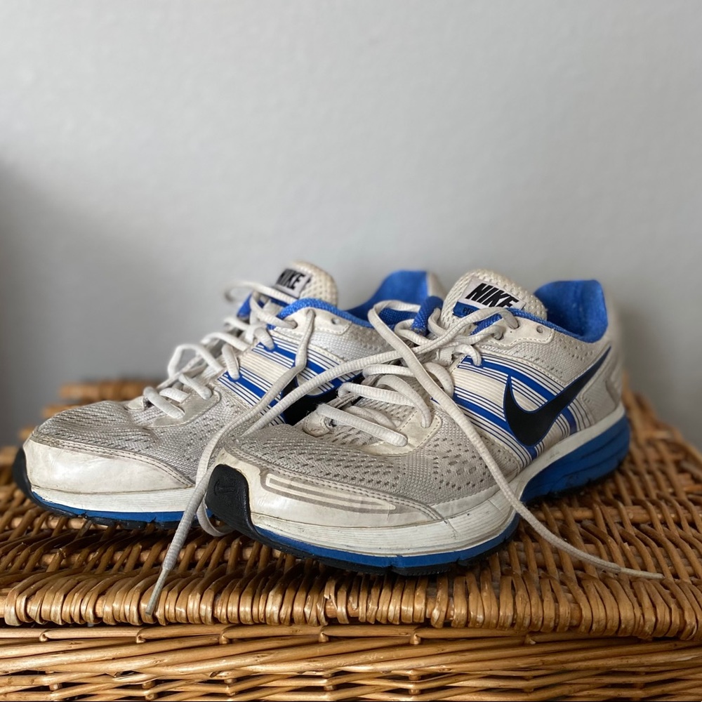 Nike Tennis Shoes